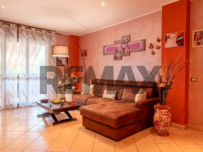 Appartamento trilocale in vendita in Via Luigi Vanvitelli, Novara