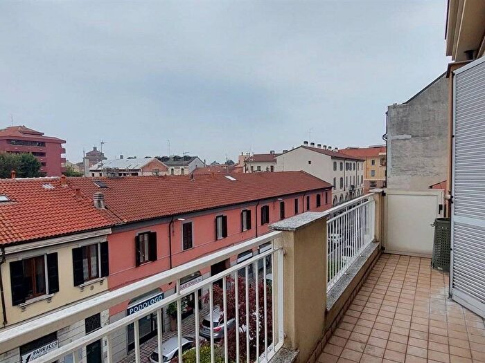 Appartamento bilocale in affitto in Via Fratelli Cairoli, San Carlo Stazione, Monza