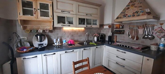 Appartamento con 7 locali in vendita in Castelfranco Di Sotto