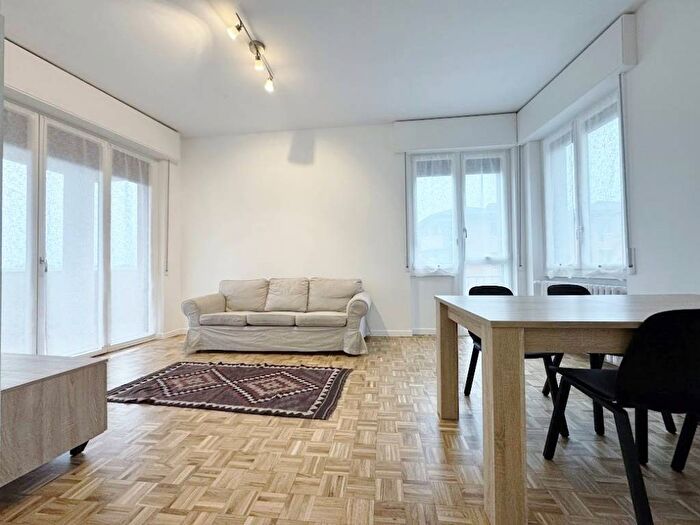 Appartamento trilocale in affitto in Via Tevere, Taccona, Monza