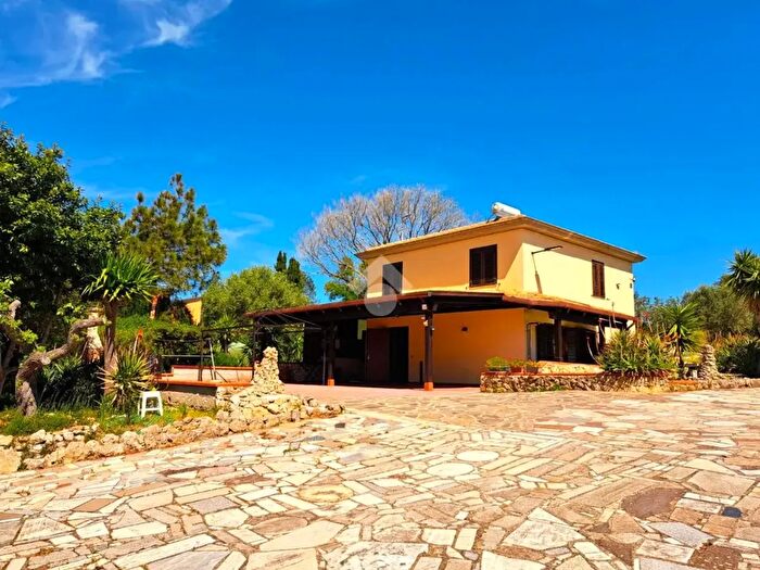 Casa quadrilocale in vendita in Str Vicinale Montalè, Sassari