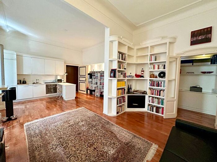 Appartamento bilocale in affitto in Via Carlo Goldoni, Indipendenza, Milano