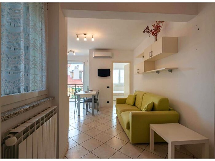 Appartamento bilocale in affitto in Via Carattino, Centro, Varazze