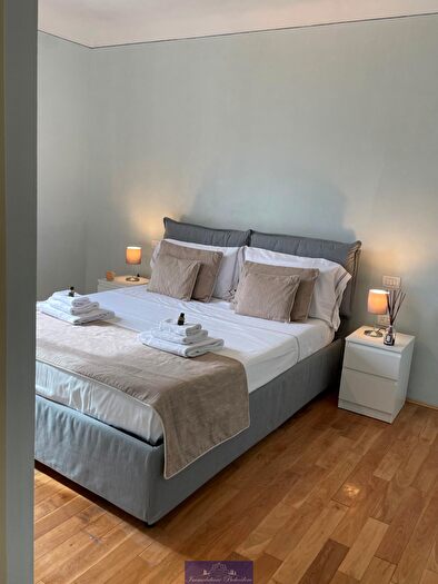 Appartamento con 6 locali in vendita in Via Domenico Veneziano, Firenze