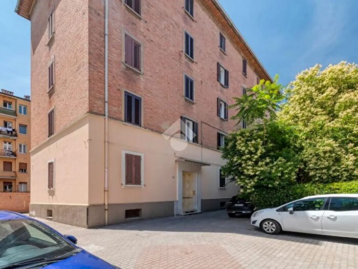 Appartamento trilocale in vendita in Via Domenico Zampieri, Bologna