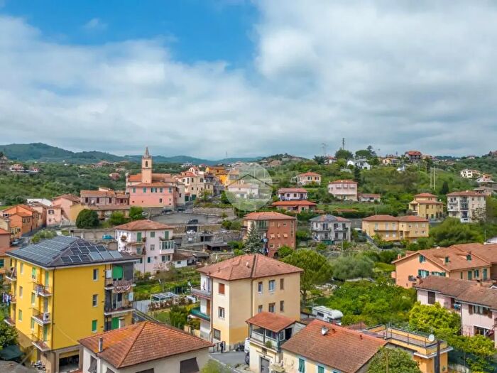 Appartamento con 5 locali in vendita in Via Caramagna, Imperia