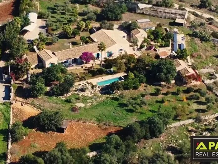 Casa con 10 locali in vendita in Casale Zappulla Ragusa, Modica