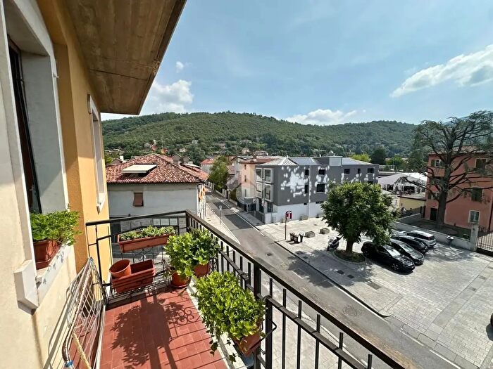 Appartamento trilocale in vendita in Via Sant'Antonio, Brescia