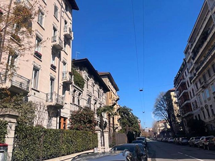 Appartamento trilocale in affitto in Quadronno Crocetta, Milano