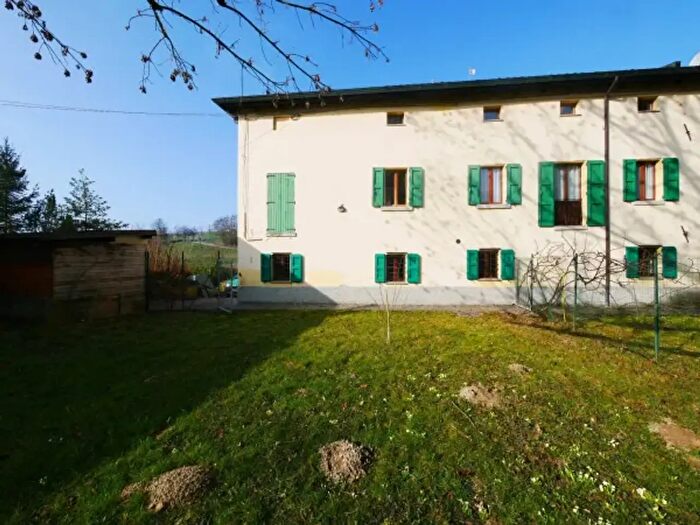 Casa con 6 locali in vendita in Via Selva, Serramazzoni