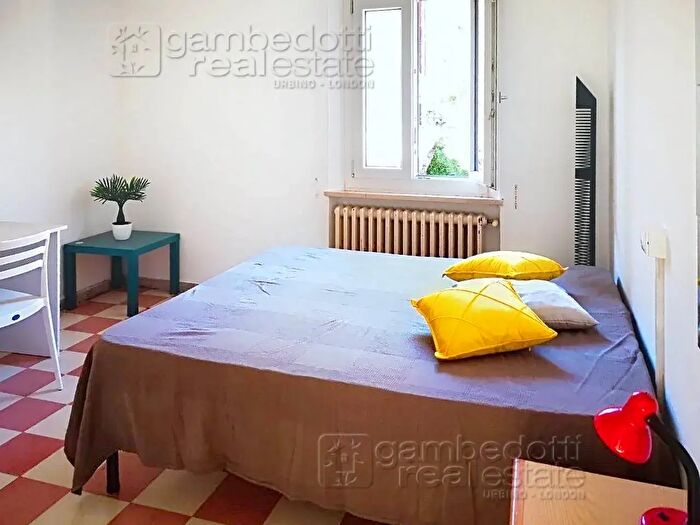 Appartamento con 5 locali in affitto in Urbino