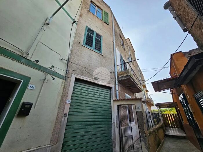 Casa con 8 locali in vendita in Cortile Lombino, Palermo