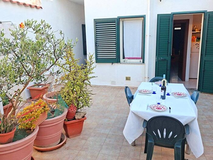 Appartamento quadrilocale in affitto in Via Dante Alighieri, Centro, Calasetta
