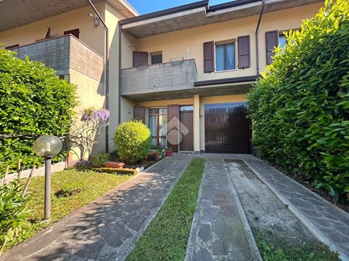Casa con 5 locali in vendita in Via XXVIII Maggio, Ravenna