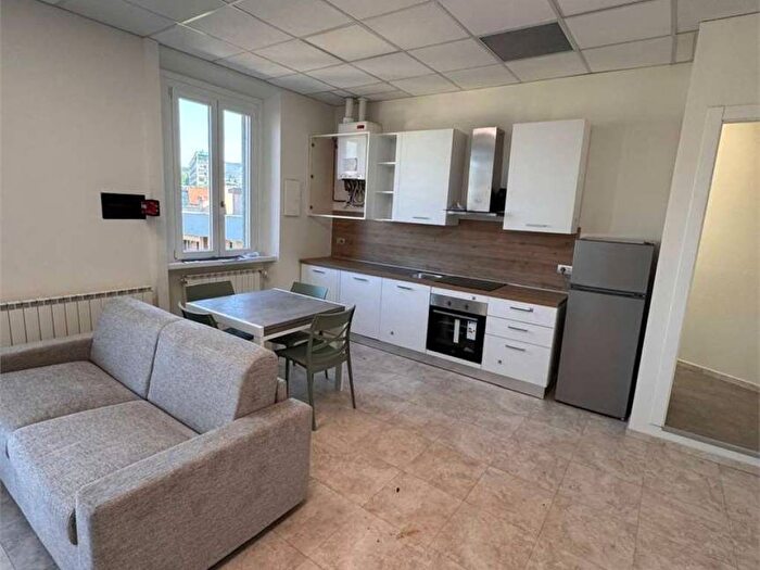 Appartamento monolocale in affitto in via Emilio morosini, Centro, Varese