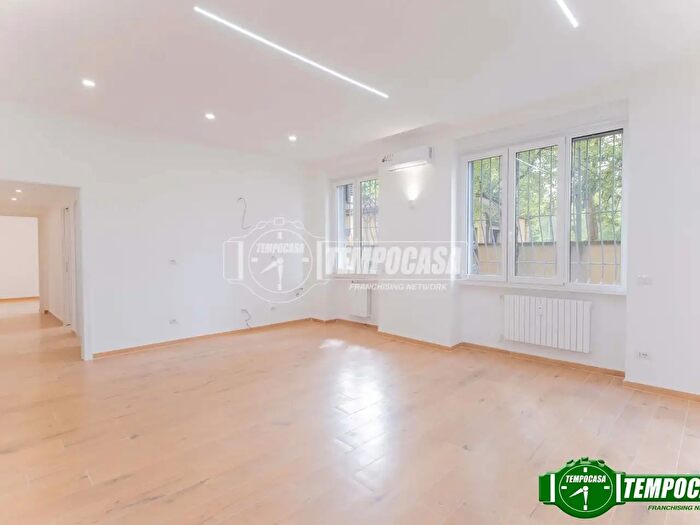 Appartamento trilocale in vendita in Via Cavaleri Ludovico, Milano