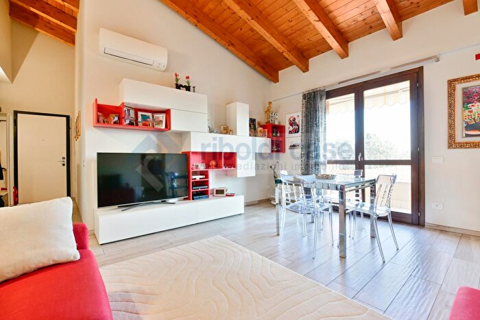 Appartamento trilocale in vendita in Seregno