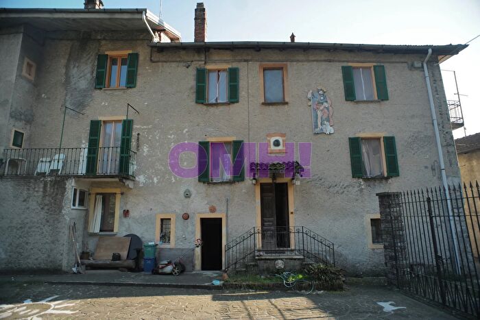 Appartamento trilocale in vendita in Mazzini, Castelveccana