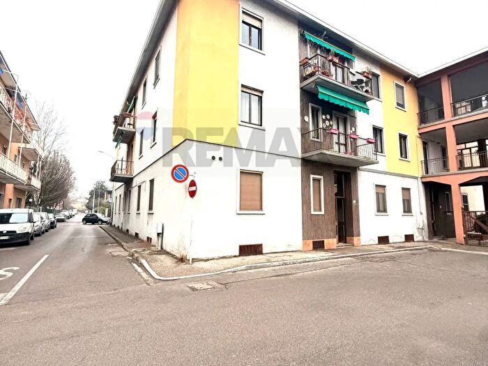 Appartamento bilocale in vendita in Piazzale Tevere, Pavia