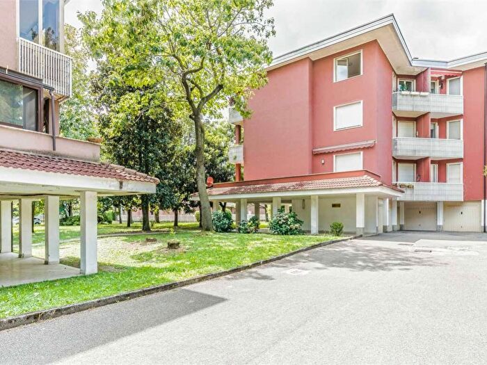 Appartamento trilocale in affitto in via Padre Banfi, Passirana Biringhello, Rho