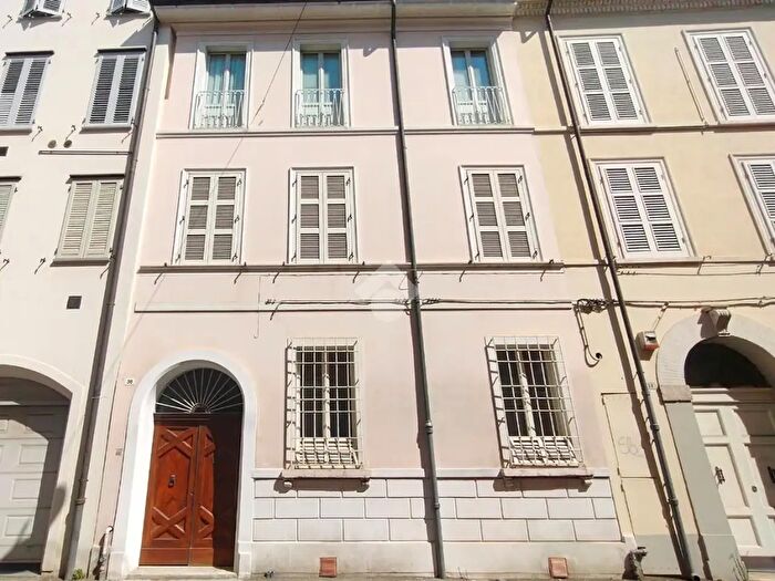 Casa con 9 locali in vendita in Via G Guaccimanni, Ravenna