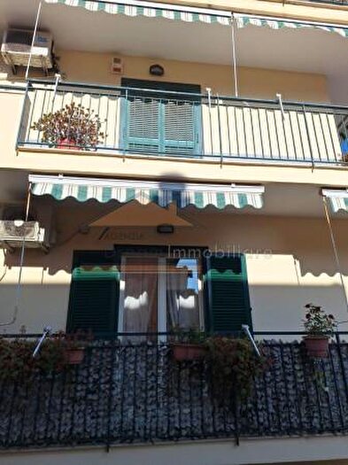 Casa trilocale in vendita in Via Giuglianiello, Giugliano In Campania