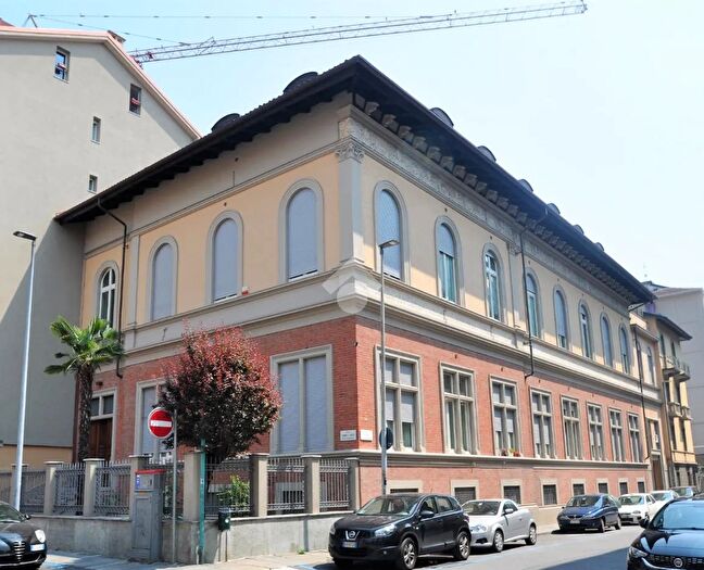 Appartamento trilocale in vendita in Via Tommaso Grossi, Torino