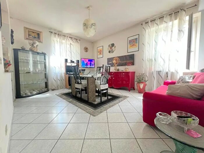 Appartamento trilocale in vendita in Via Canuto Borelli, Asti