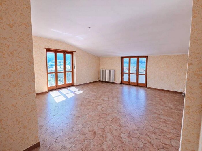 Appartamento trilocale in affitto in Viale Edmondo De Amicis, Airali, Luserna San Giovanni