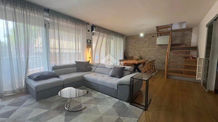 Appartamento trilocale in vendita in Via Milano, Desio