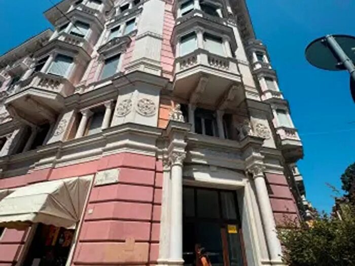 Appartamento con 5 locali in vendita in Via Giovanni Opisso, Genova