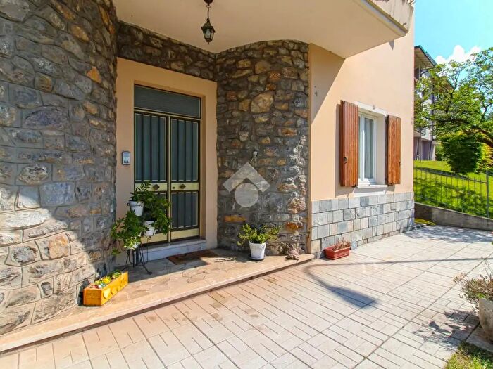 Casa trilocale in vendita in Via del Carro, Barghe