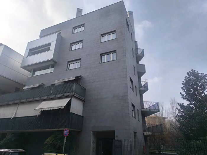 Appartamento trilocale in vendita in Via Avellino, Torino