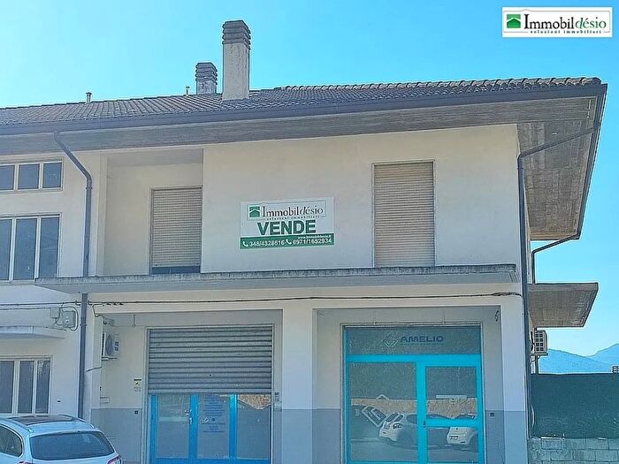 Casa con 7 locali in vendita in Via Aldo Moro Picerno, Picerno