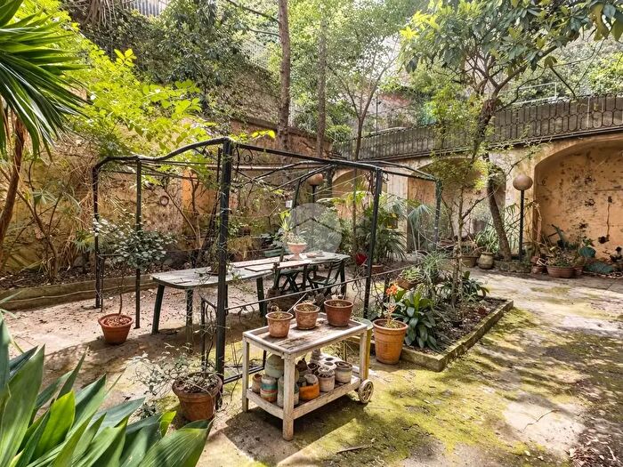 Appartamento con 7 locali in vendita in Via Caffaro, Genova