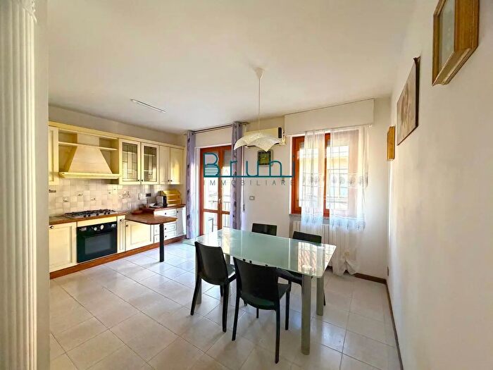 Appartamento con 5 locali in vendita in Via Val Tiberina, San Benedetto Del Tronto