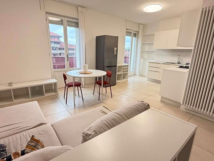 Appartamento trilocale in affitto in Via Alessandro Volta, Centro Storico, Vicenza