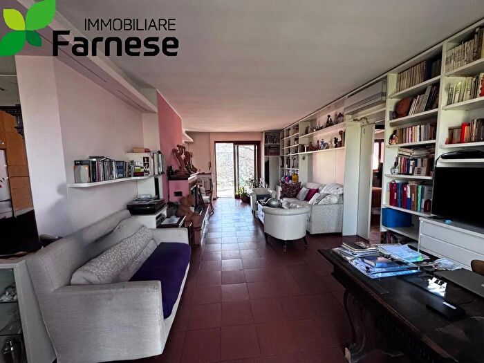 Casa con 10 locali in vendita in Piacenza EmiliaRomagna, Piacenza