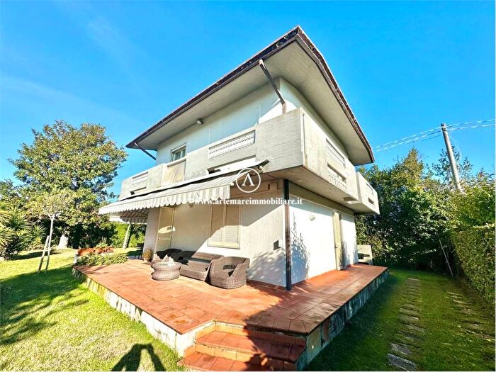 Casa con 6 locali in affitto in via santermete, Centro, Forte dei Marmi