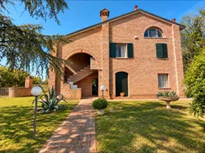 Casa con 7 locali in vendita in Via Madonna della Neve, Ferrara