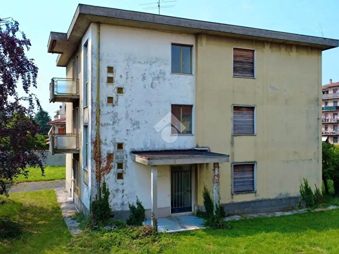 Case in Vendita e in Affitto - 2