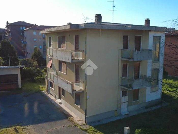 Casa con 10 locali in vendita in Via Alcide De Gasperi, Presezzo