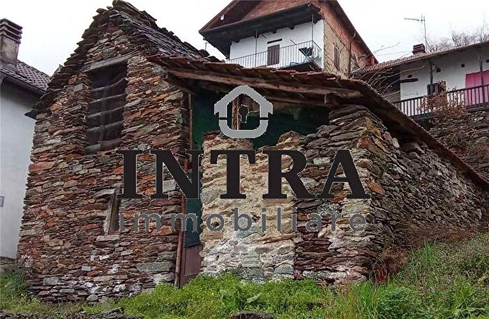 Casa trilocale in vendita in Caprezzo