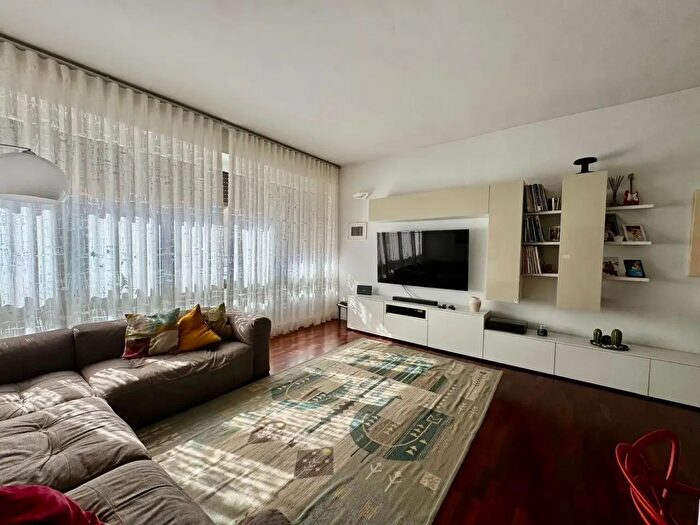 Appartamento con 5 locali in vendita in Firenze