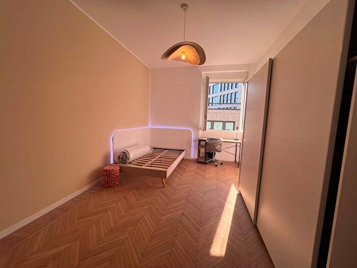 Appartamento trilocale in affitto in Via Achille Maiocchi, Morgagni, Milano