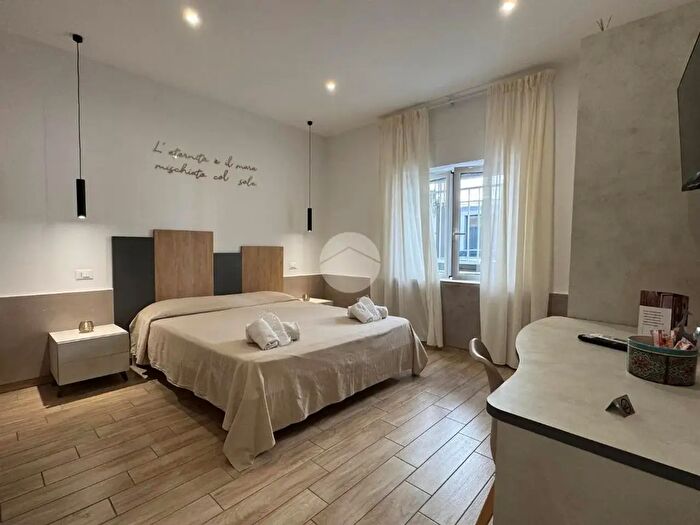 Appartamento con 5 locali in vendita in Via Barletta, CoriglianoRossano