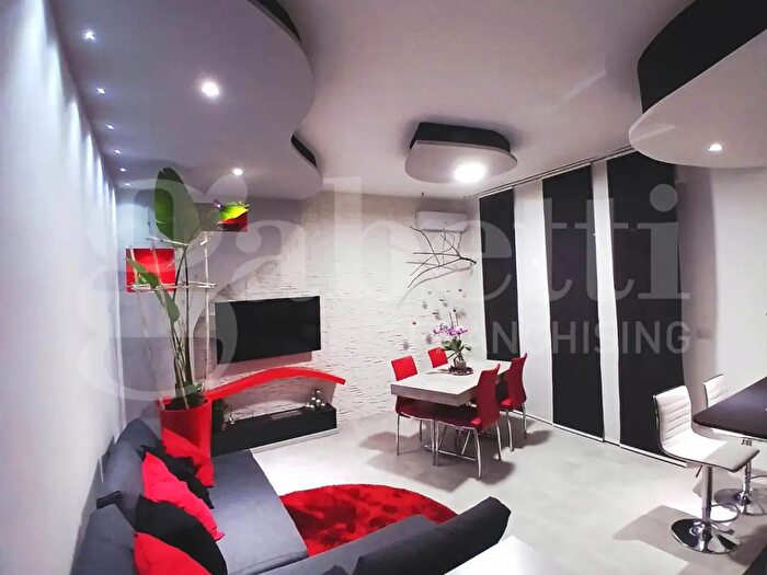 Appartamento bilocale in vendita in Via Lorenteggio, Milano