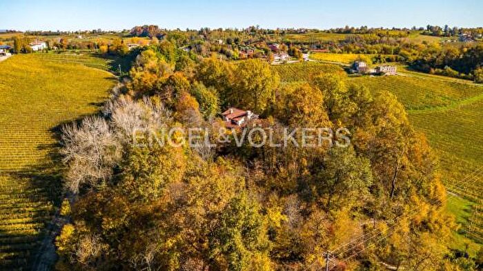 Casa con 6 locali in vendita in Via Boschi, Refrontolo