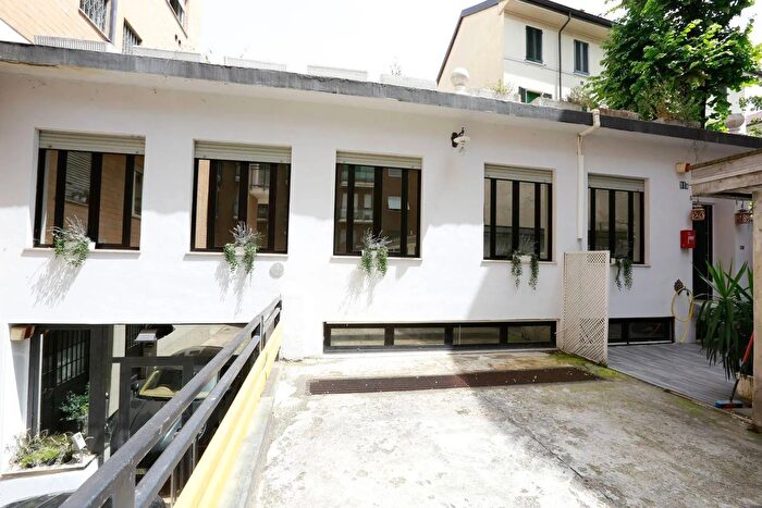 Casa con 5 locali in vendita in Via Ascanio Sforza Milano, Milano