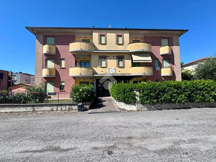 Appartamento trilocale in vendita in Piazza Primo Maggio, Assisi